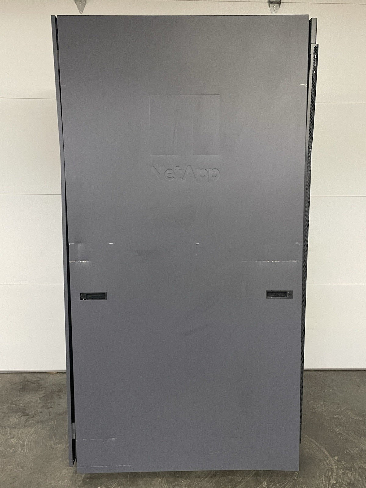NETAPP NAC-0501 Server Rack Cabinet Unlocked With Keys
