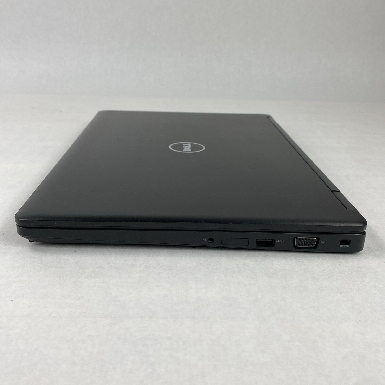 Dell Latitude 5580 Core i5-7300U 2.60 GHz 8 GB RAM 15.6" No Battery No HDD No OS