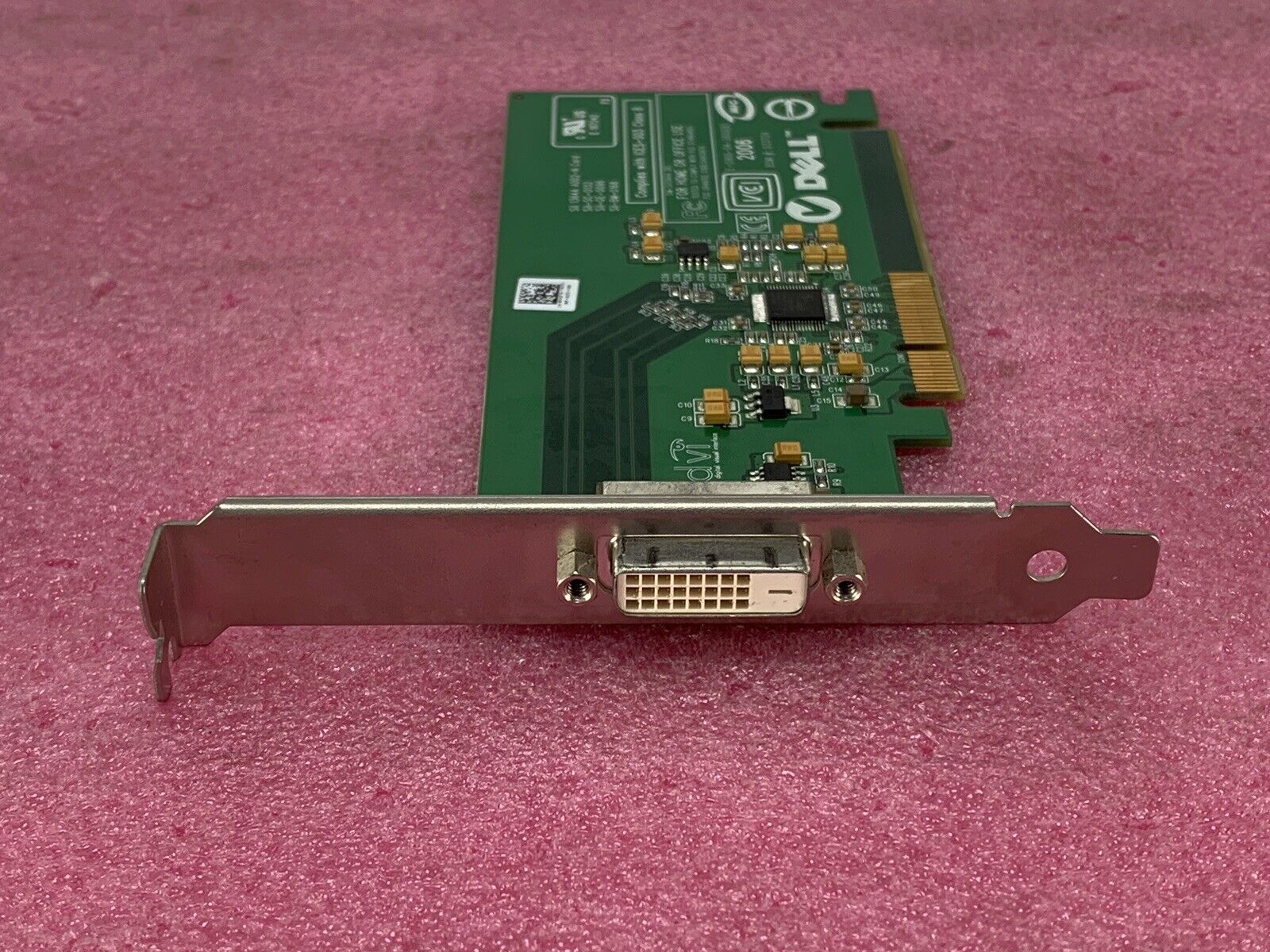 Dell DVI-D Video Card D33724 E-G900-04-2600(B) Full Height KH276