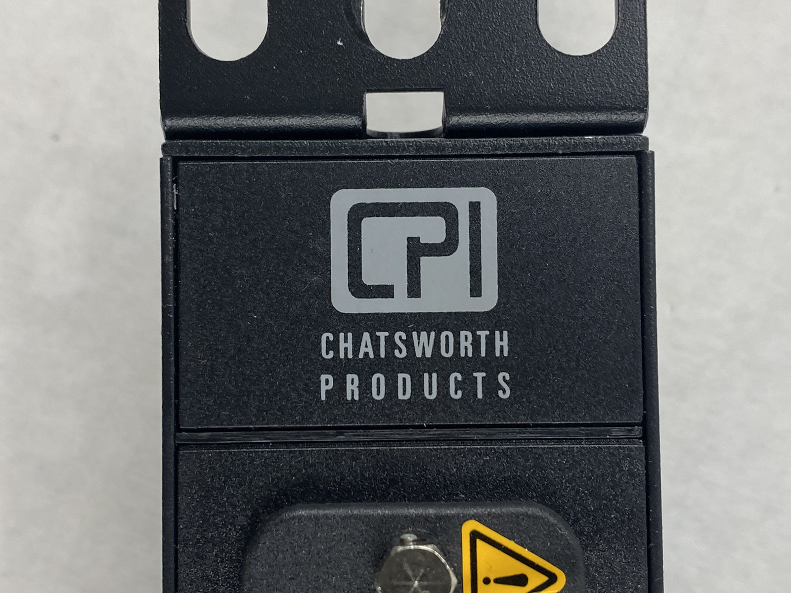 Chatsworth Products 025-907005-028 125VAC 2000W 8 Outlet Power Distribution Unit