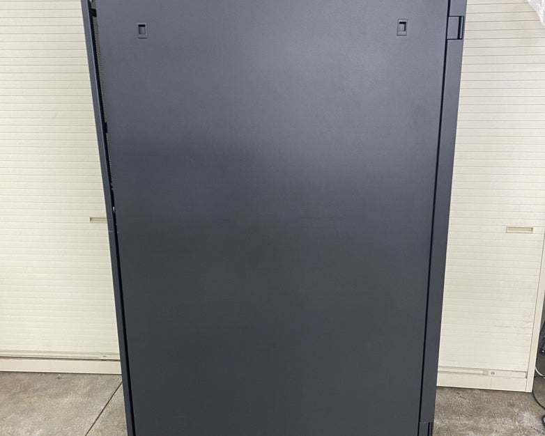 IBM 7014-T00 Enterprise 19" Rack Enclosure No Keys