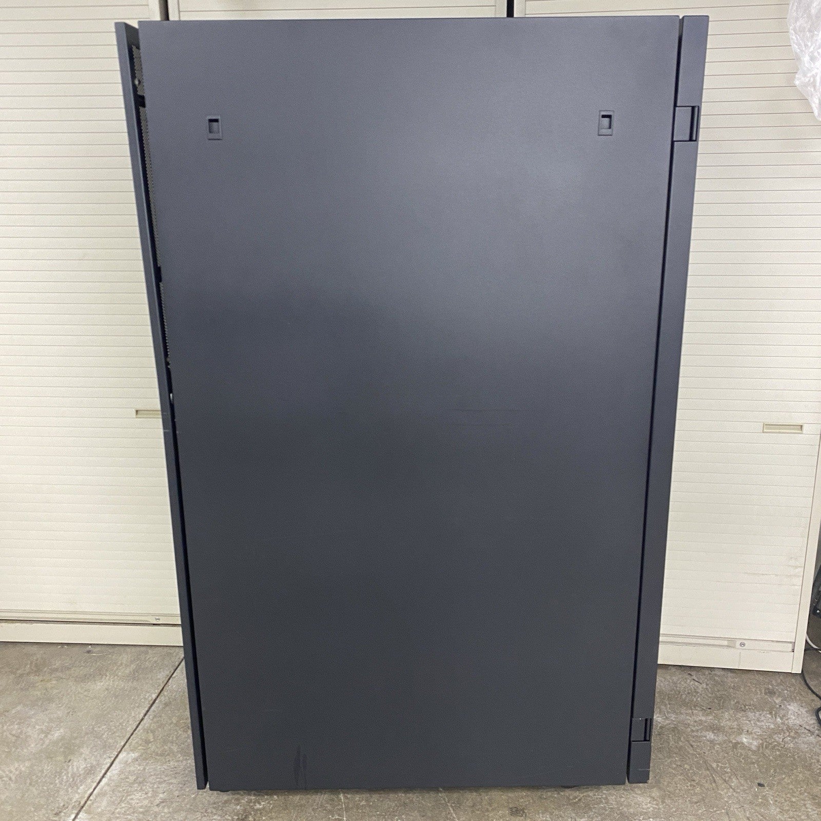 IBM 7014-T00 Enterprise 19" Rack Enclosure No Keys7