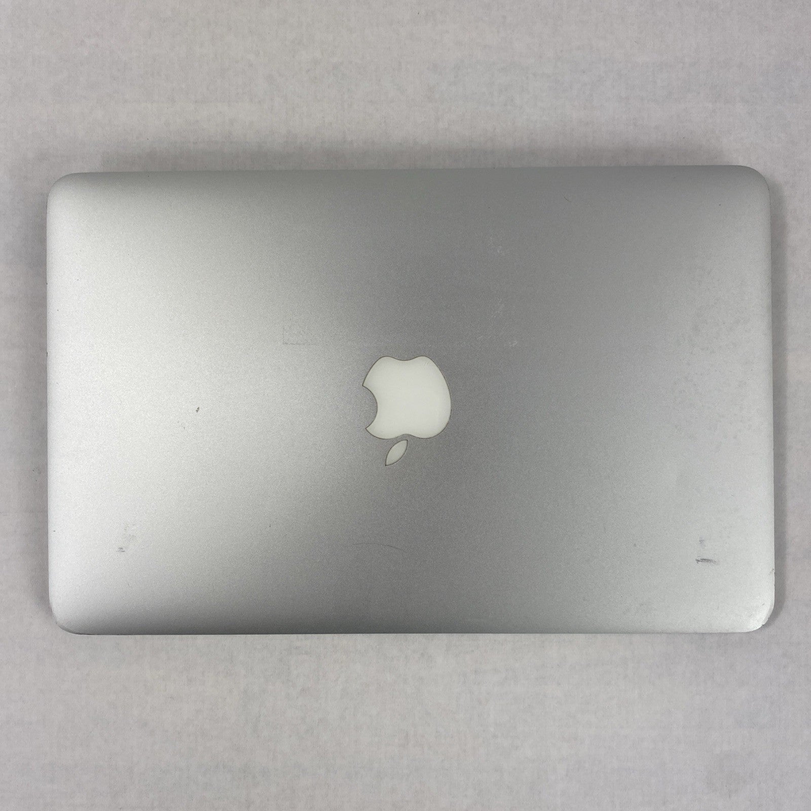 Apple MacBook Air A1370 2011 11" 1.6GHz Core i5 4GB RAM 120GB SSD os10.7.5