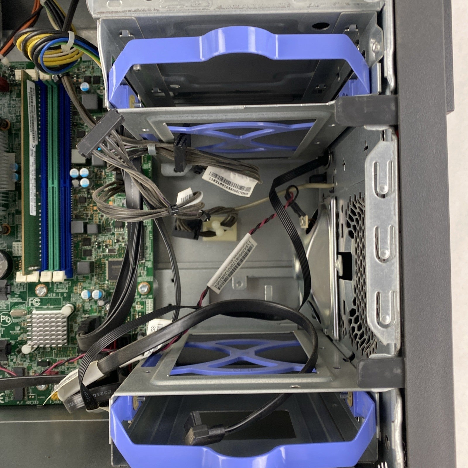 Lenovo ThinkCentre M900 MT Intel Core i5-6500 3.20GHz 8GB RAM No HDD No OS