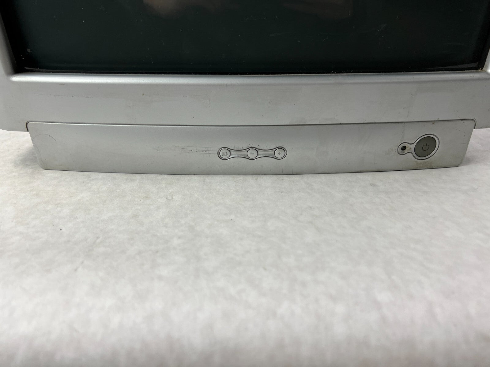 HP Compaq CV7500 17" Color Monitor 262243-339 1024x768 @85Hz NO STAND