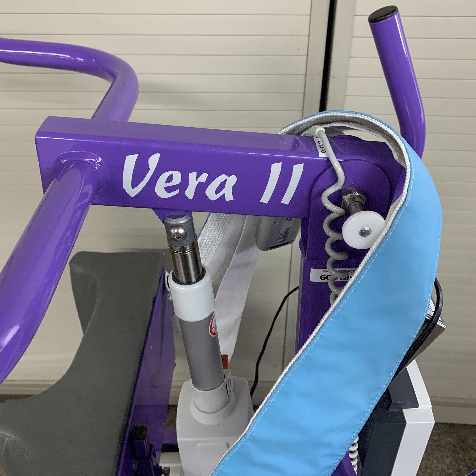 Vancare Vera II SB600 Powered Sit-to-Stand Patient Lift Powers Arms Don't Lift