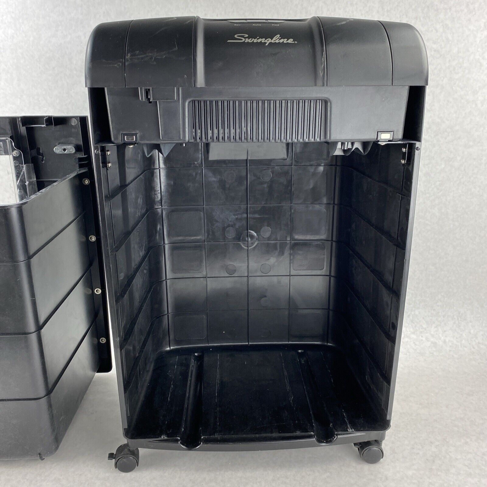 Swingline SX19-09 Super Cross-Cut Jam Free Shredder SWI1758493