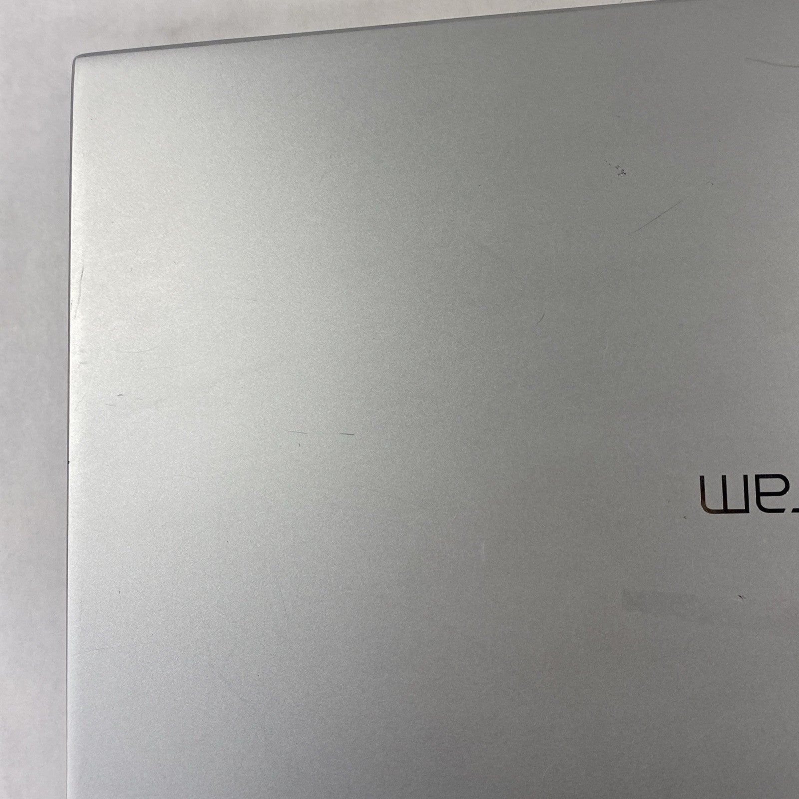 LG Gram 17Z90P-N.APS5U1 Intel Core i7-1165G7 2.80 GHz 16 GB RAM 17" No SSD No OS