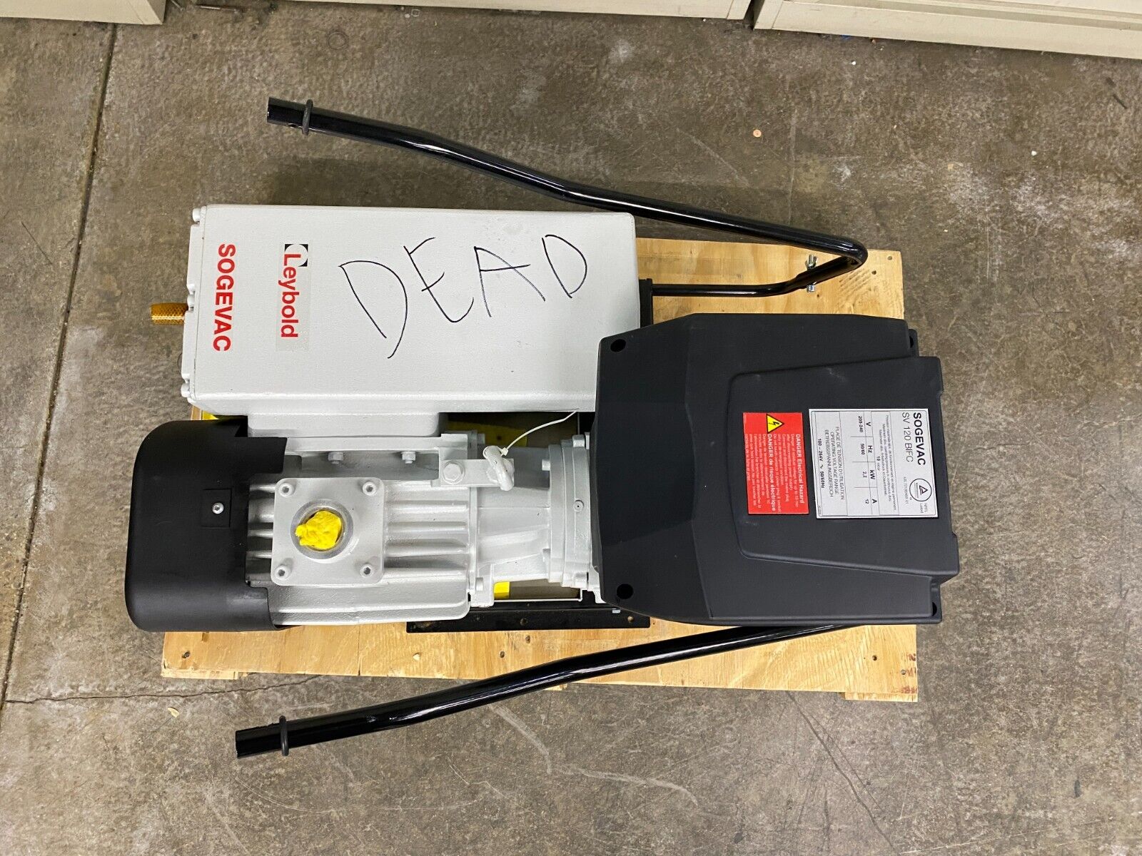 Sogevac Leybold SV120BIFC 960563V3002 Vacuum Pump - Parts or Repair