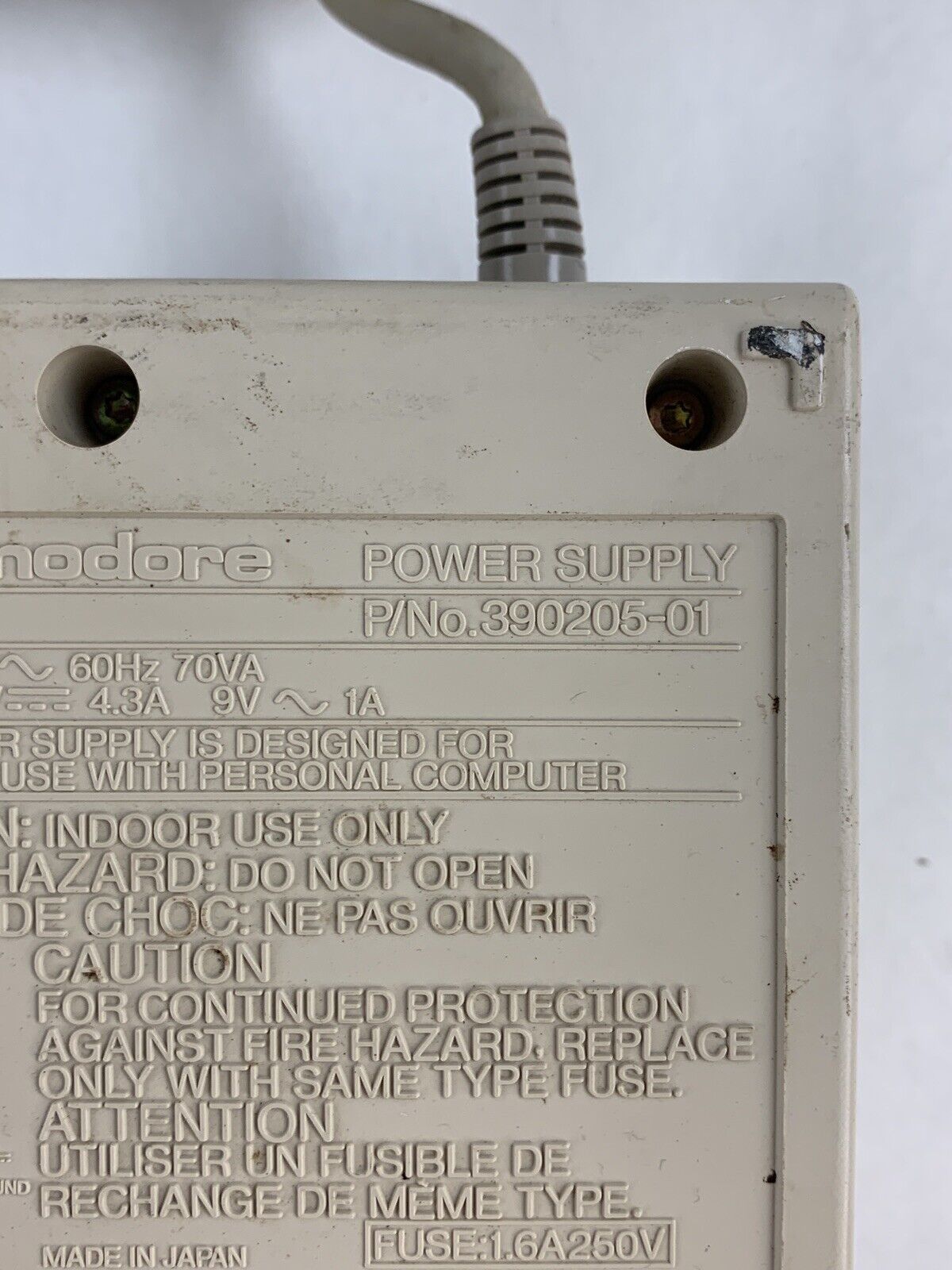Commodore 64 64C Computer System Boots w/PSU, NKP Deluxe Keypad, and Manuals