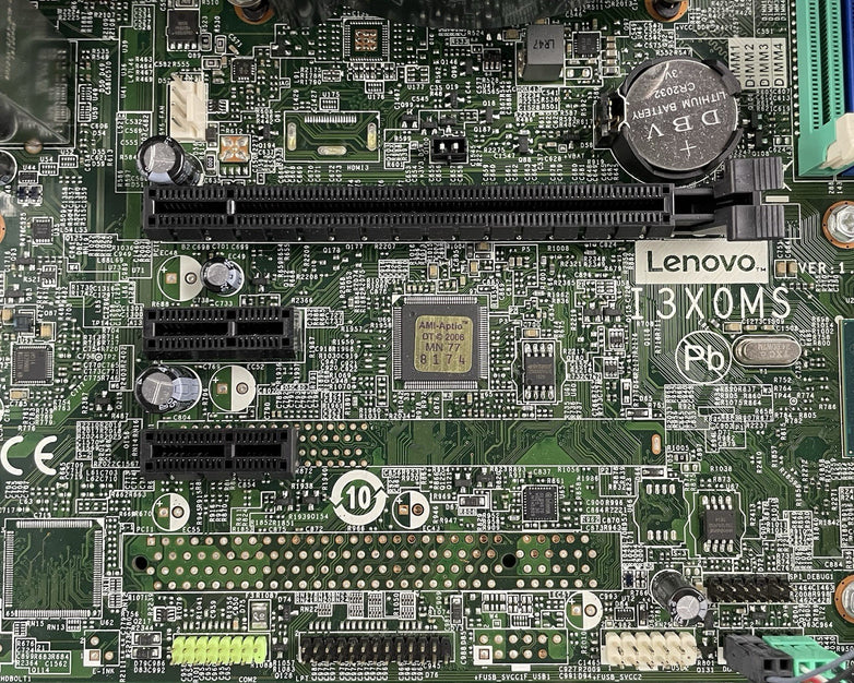 Lenovo ThinkCentre M720s SFF i5-8500 3.00 GHz 8 GB RAM No HDD/OS