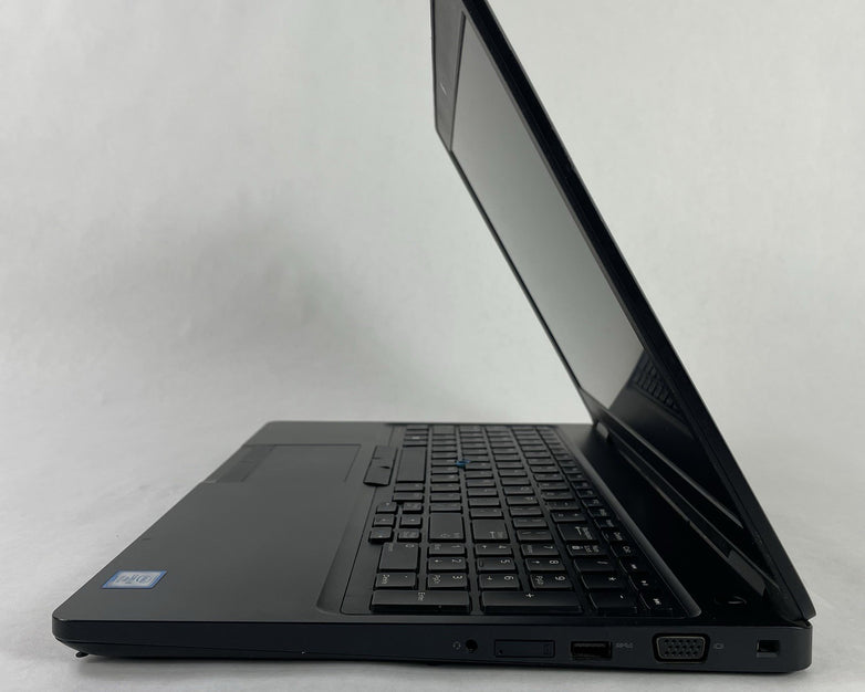 Dell Latitude 5580 15.6" i5-7300U 2.60 GHz 8 GB RAM No SSD/OS/Batt - Bad Corner