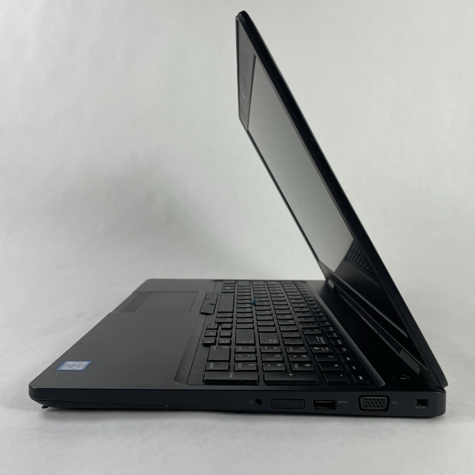 Dell Latitude 5580 15.6" i5-7300U 2.60 GHz 8 GB RAM No SSD/OS/Batt - Bad Corner7