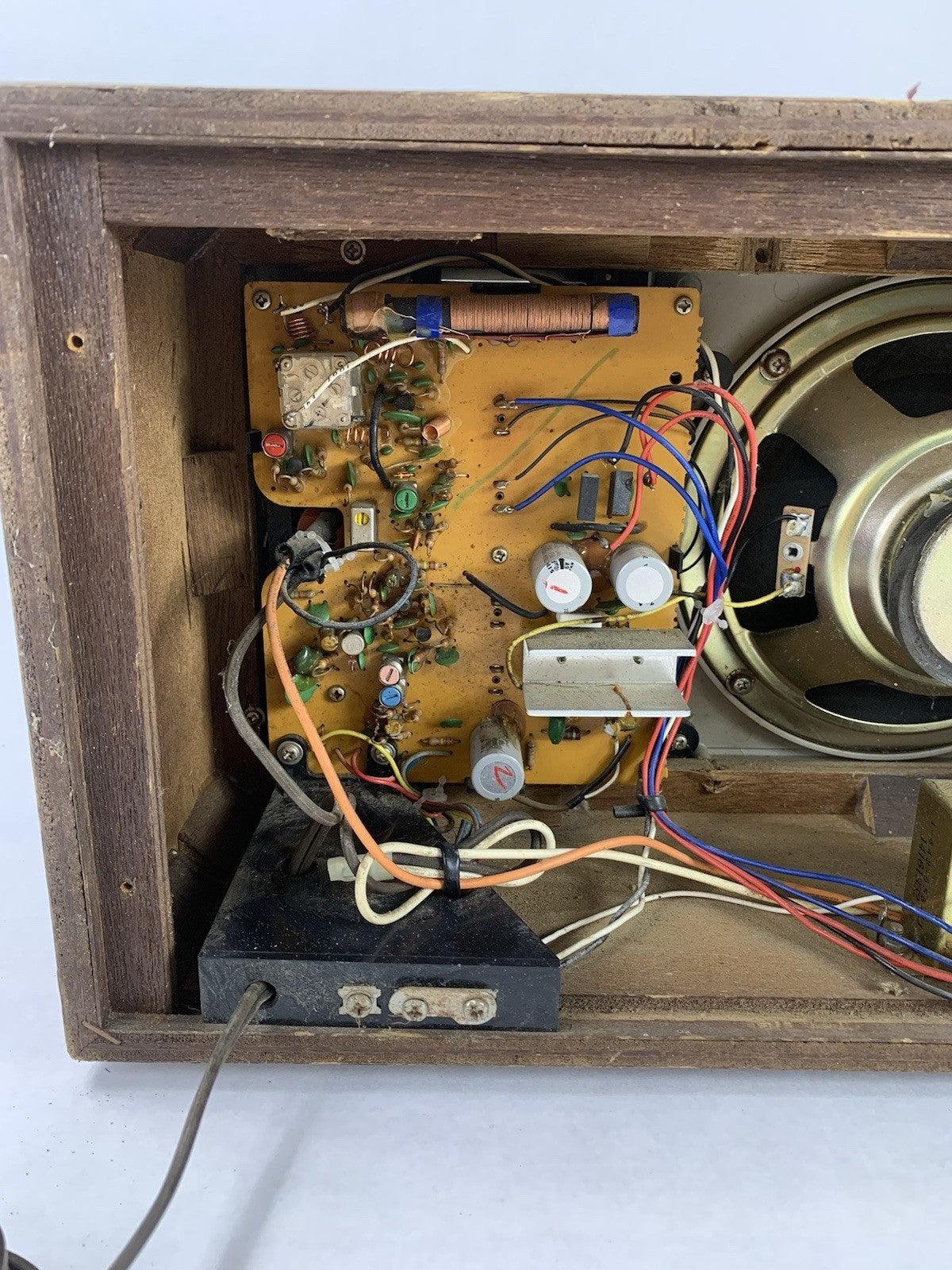 Sony ICF-9550W FM/AM 2 Band Vintage Radio