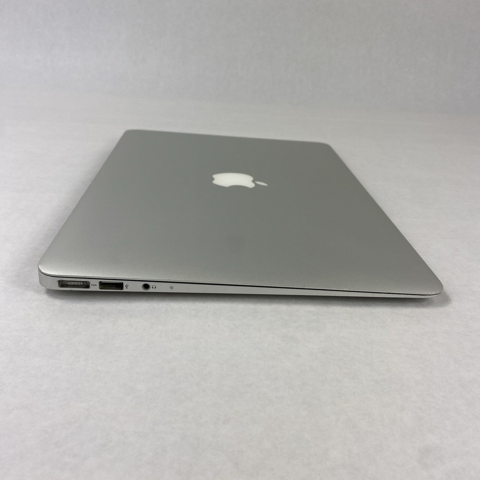 Apple MacBook Air A1466 2012 13" 1.8GHz i5 4GB RAM 250GB SSD os10.15.7 364Cycles