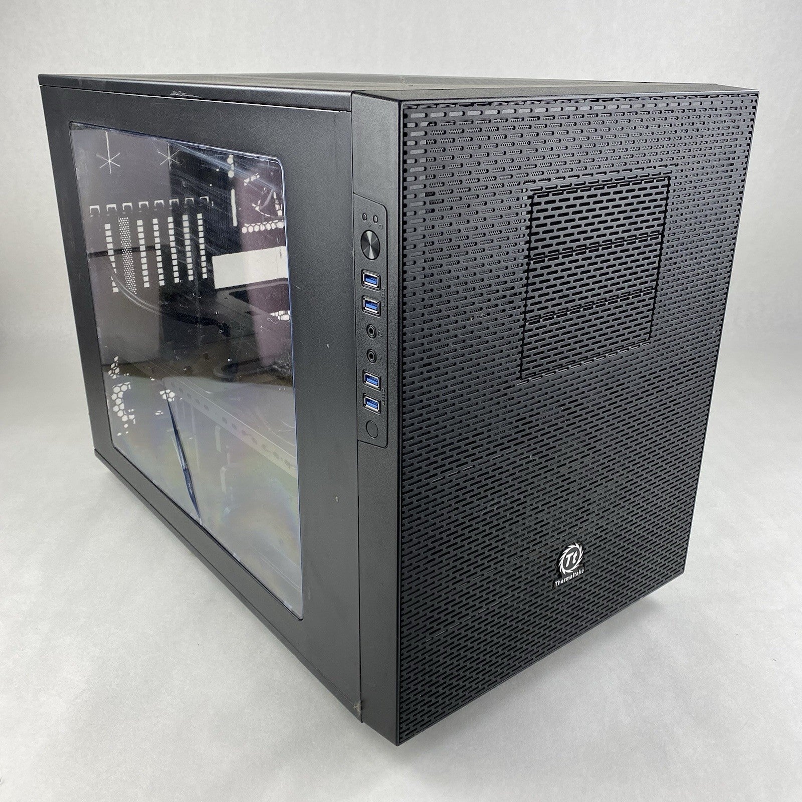 Thermaltake Core X9 E-ATX Cube Computer Case