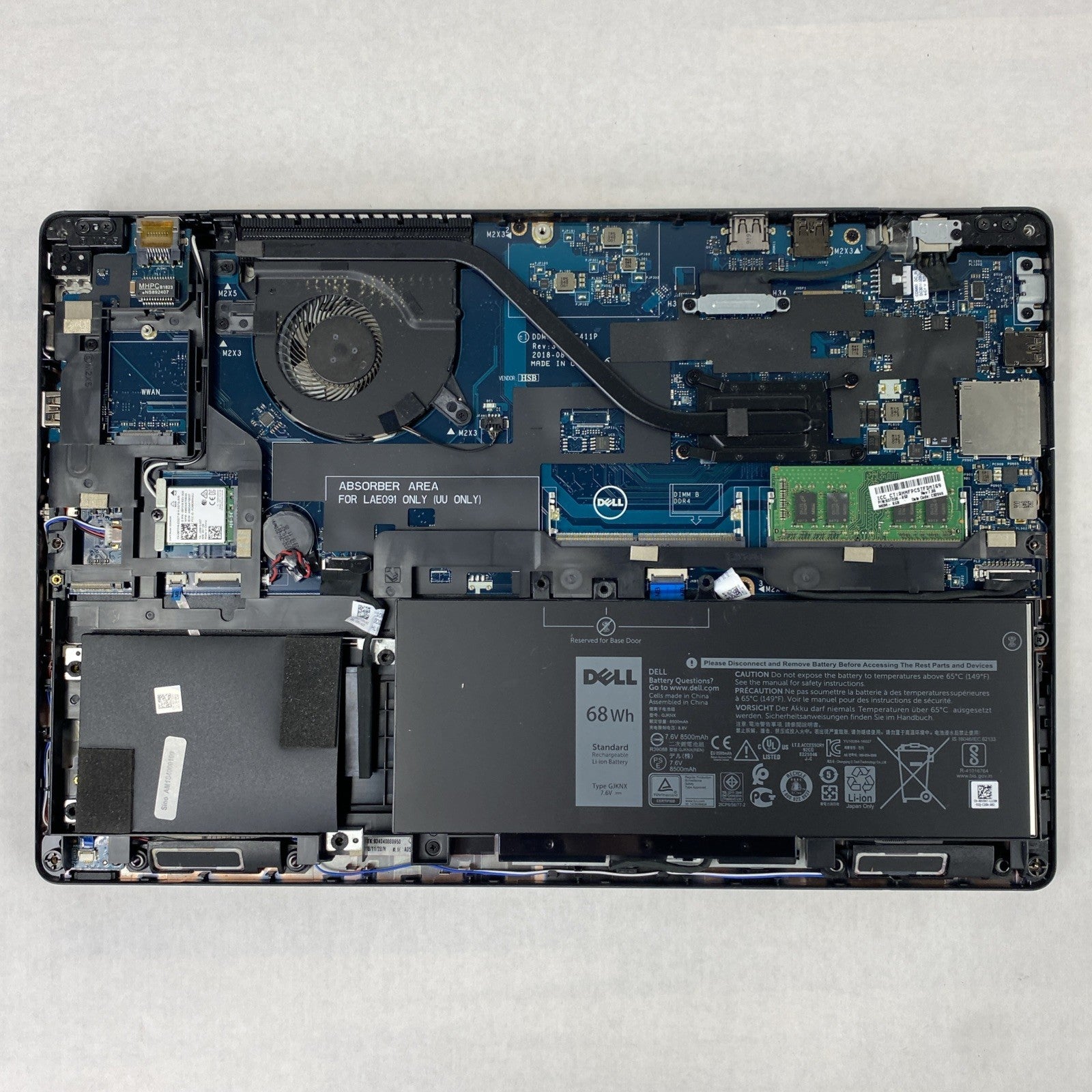 Dell Latitude 5590 Intel Core i5-7300U 2.60 GHz 8 GB RAM 15.6" No HDD No OS
