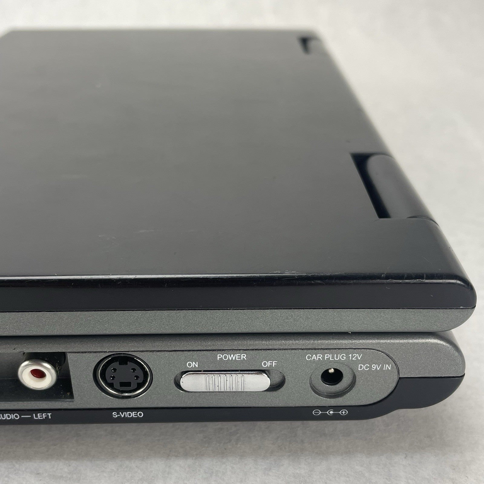 Durabrand PDV-709 Portable DVD Player 9 Inch Screen Gray Black Untested9