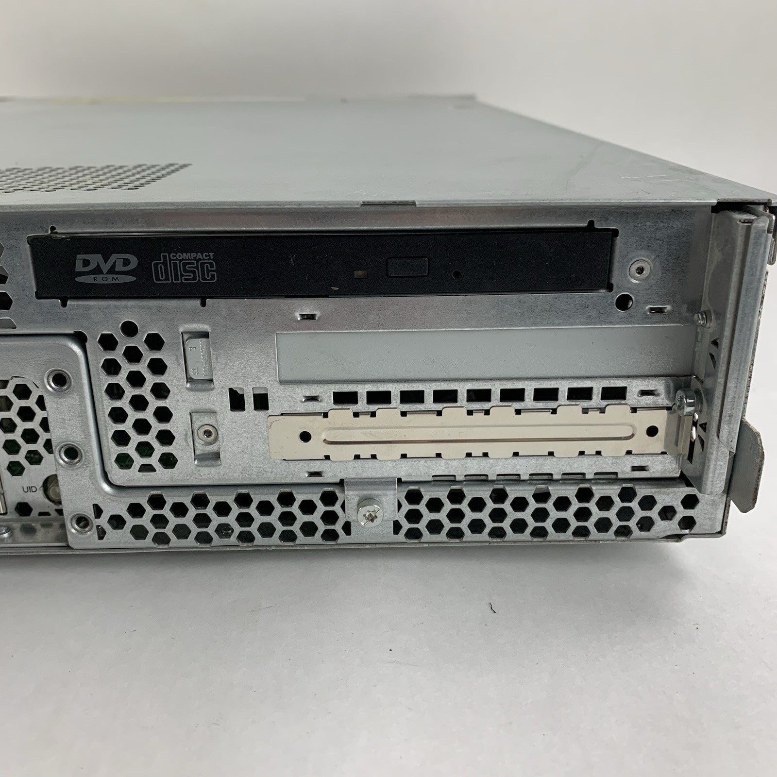 HP StorageWorks P4500 G2 Server 1x Xeon E5520 2.26GHz 4GB RAM No HDD/OS9