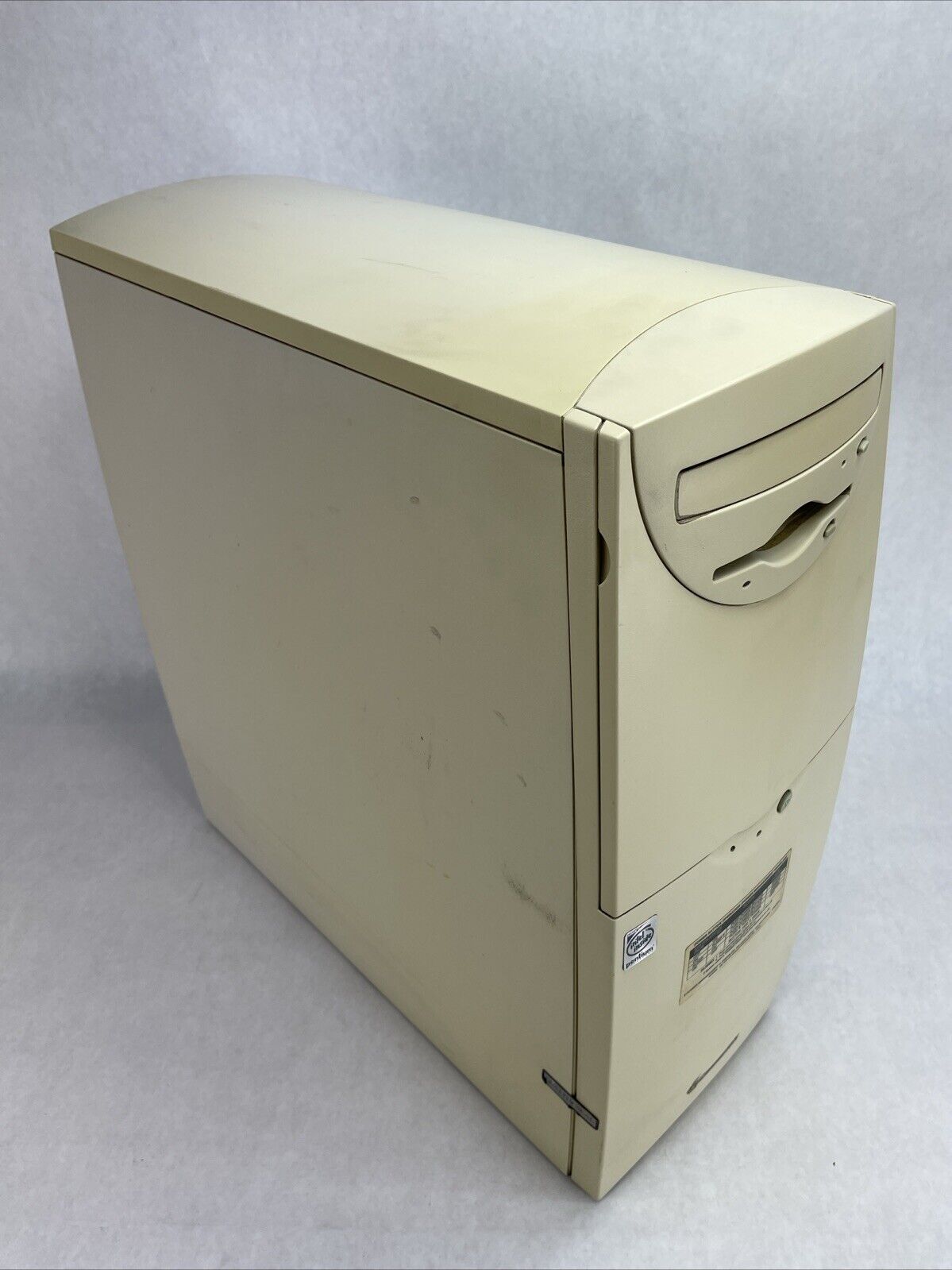 Gateway 2000 P55C-233 MT Intel Pentium MMX 233MHz 32MB RAM No HDD No OS