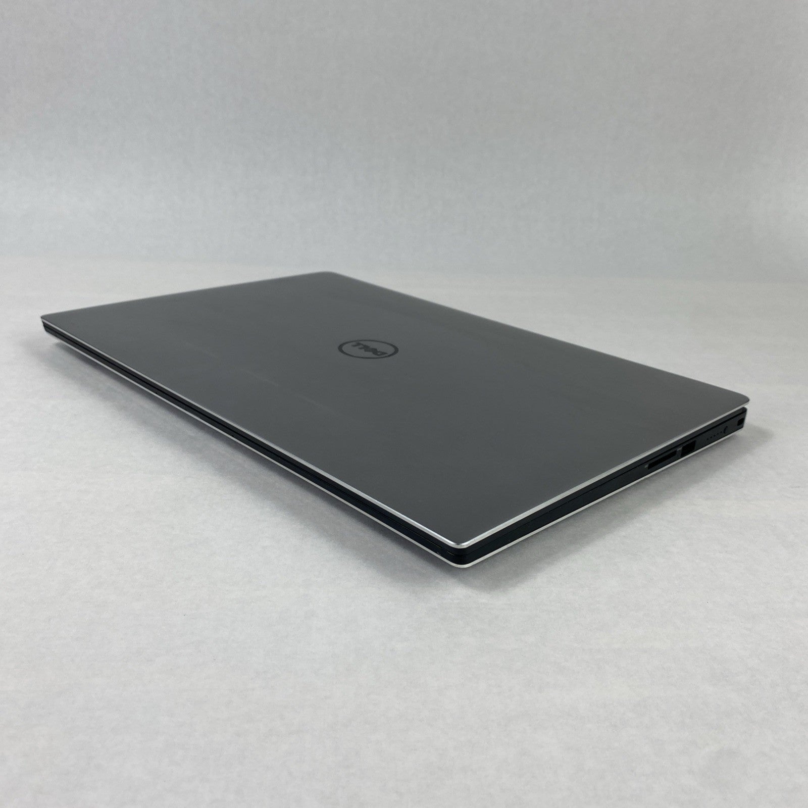 Dell Precision 5510 Core i7-6820HQ 2.7 GHz 8GB RAM 15.6" No Battery No HDD No OS