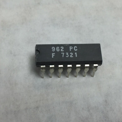 Fairchild 962 PC Integrated Circuit  Lot of 7 NOS