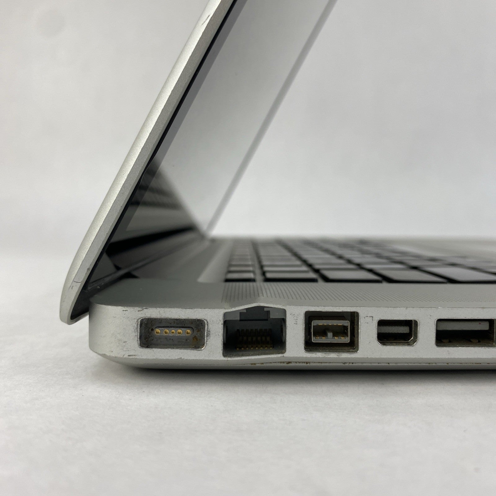 Apple MacBook Pro A1286 2010 15" 2.53GHz i5 8GB RAM 250GB SSD os10.13.612