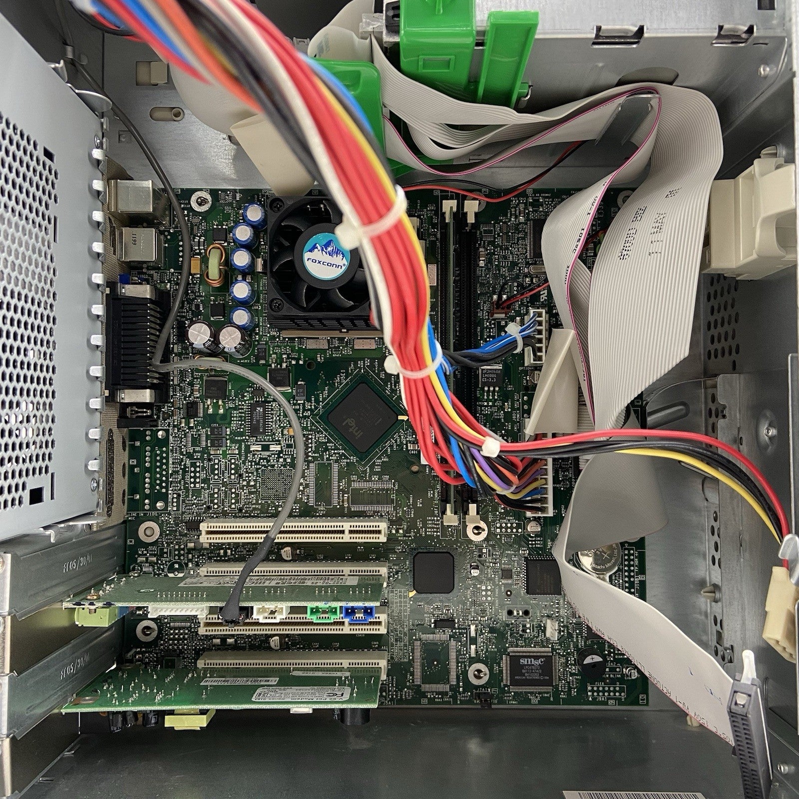 Dell Dimension L800CXE MT Intel Celeron w/SSE 800MHz 128MB RAM No HDD No OS11