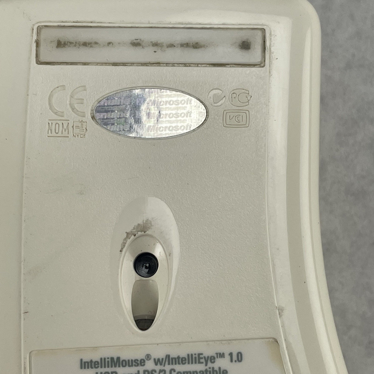 Microsoft Intellimouse X04-91790 Mouse Yellowing - Tested8