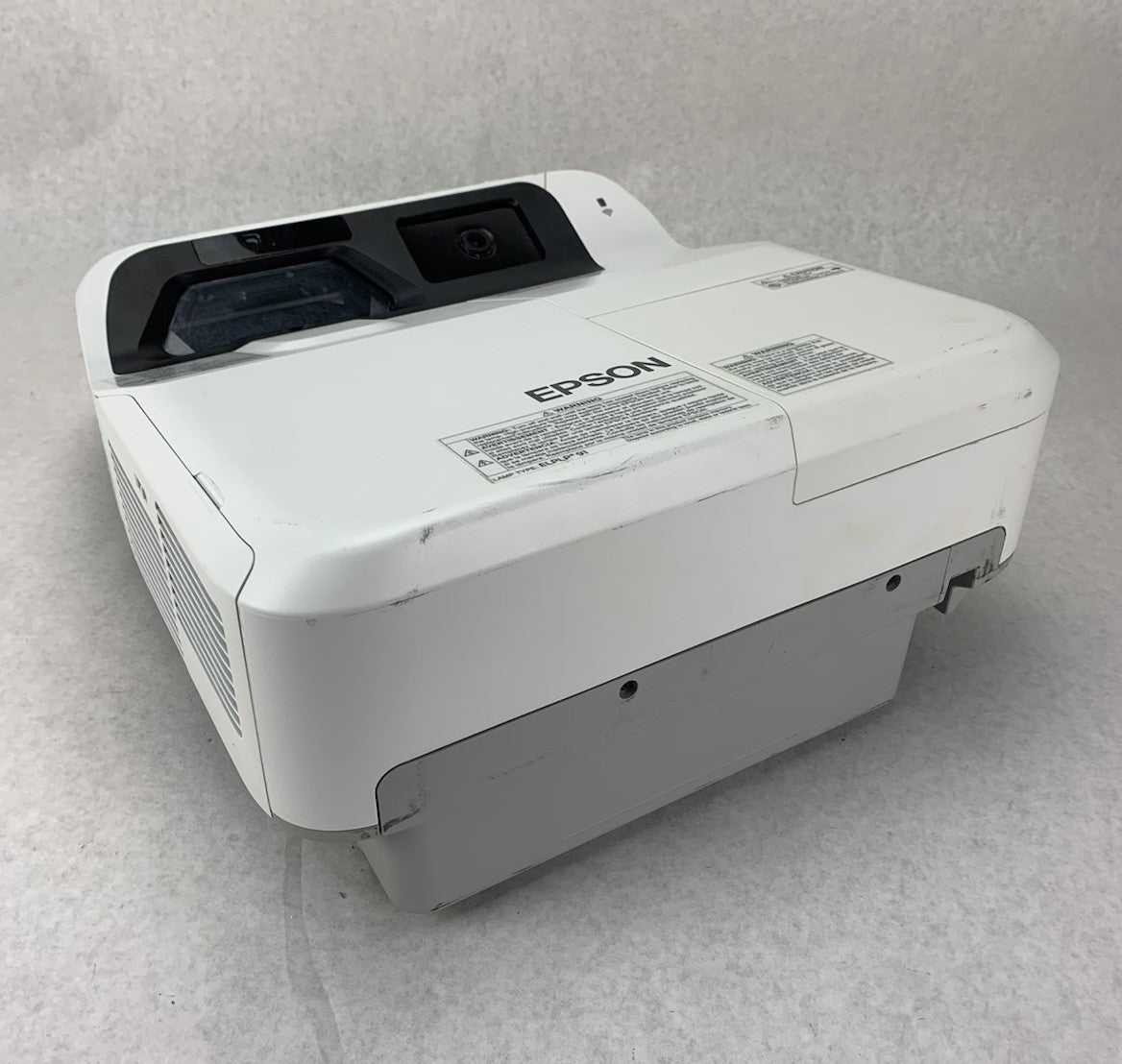 Epson PowerLite 695Wi H740A LCD Lamp Projector 2028 Lamp Hours - No Remote0