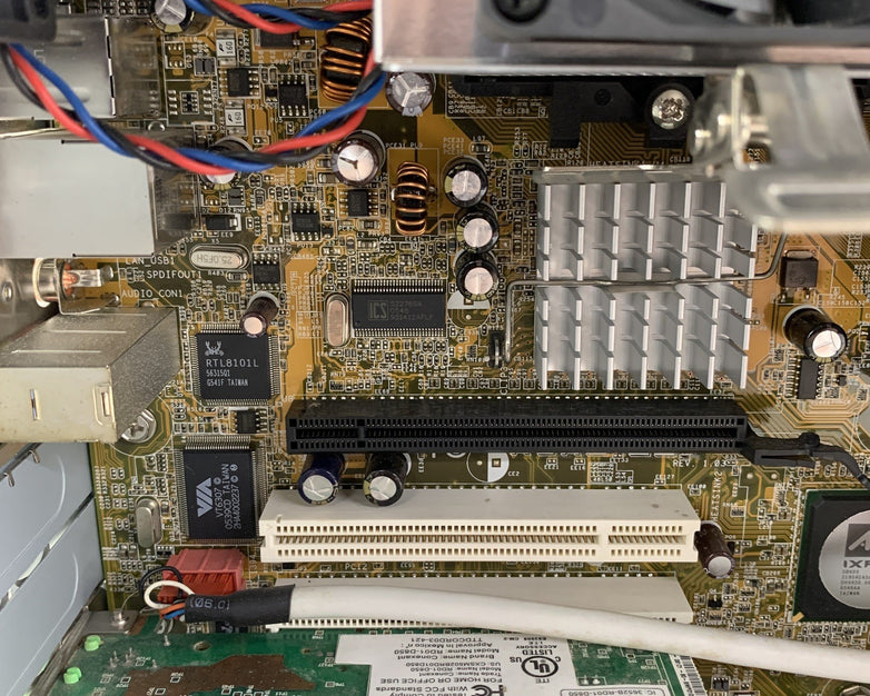HP Pavilion A1330n Computer AMD Athlon 64 3800+ 2.4 GHz 1 GB Ram No OS No HDD