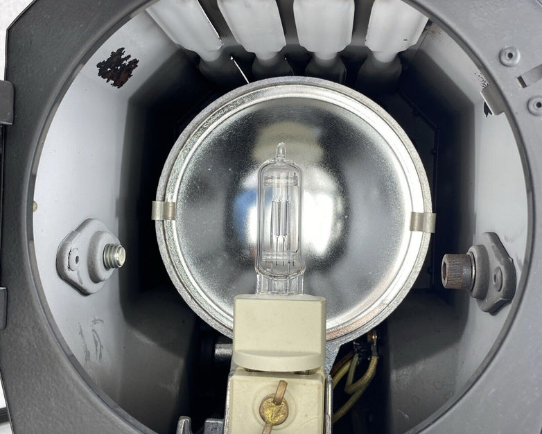 Strand QuartzColor Polaris Mod 261 Studio 1KW Fresnel Spotlight - READ