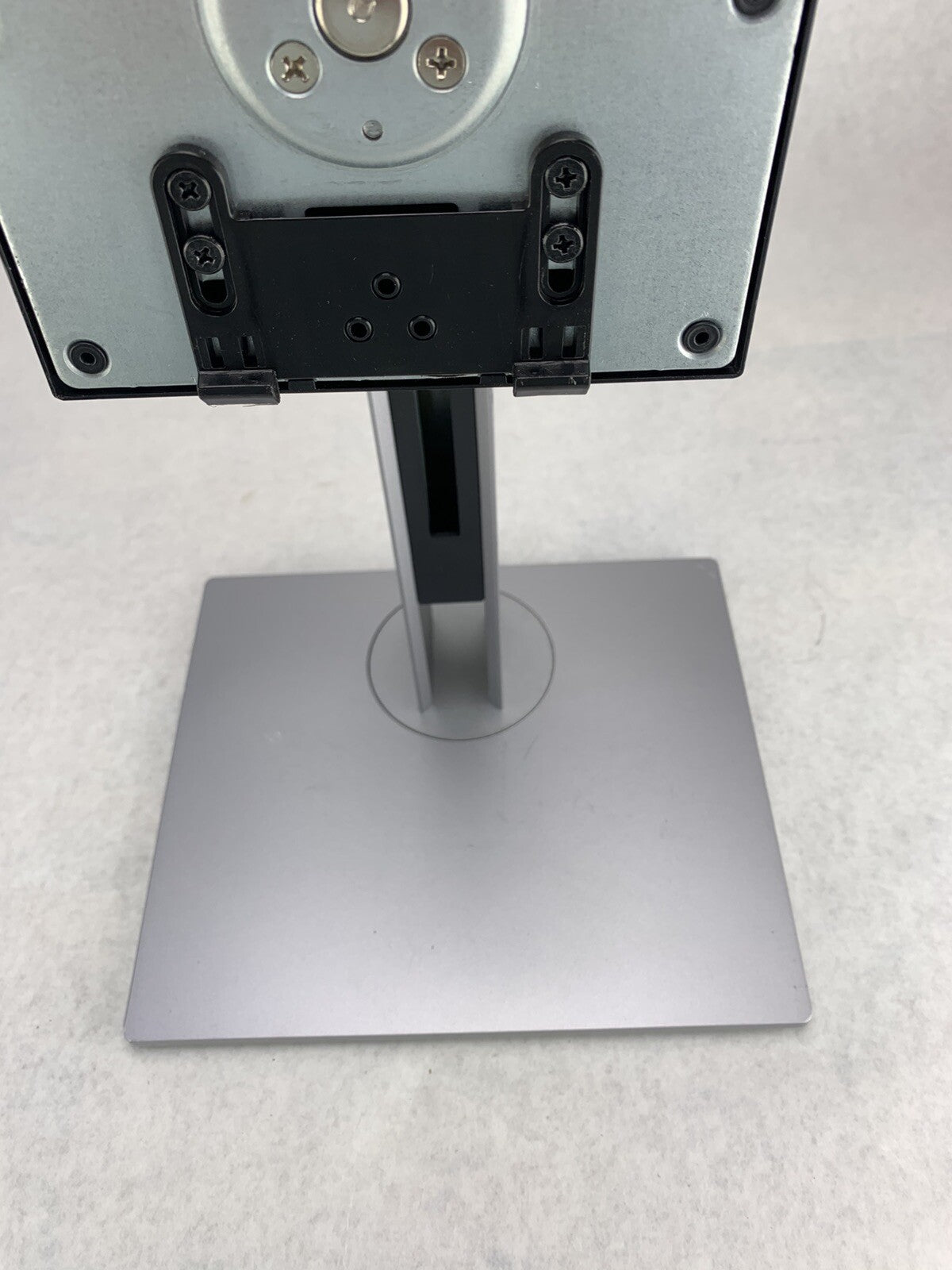 HP E243 Monitor Stand Q37G0779023BRV00FH