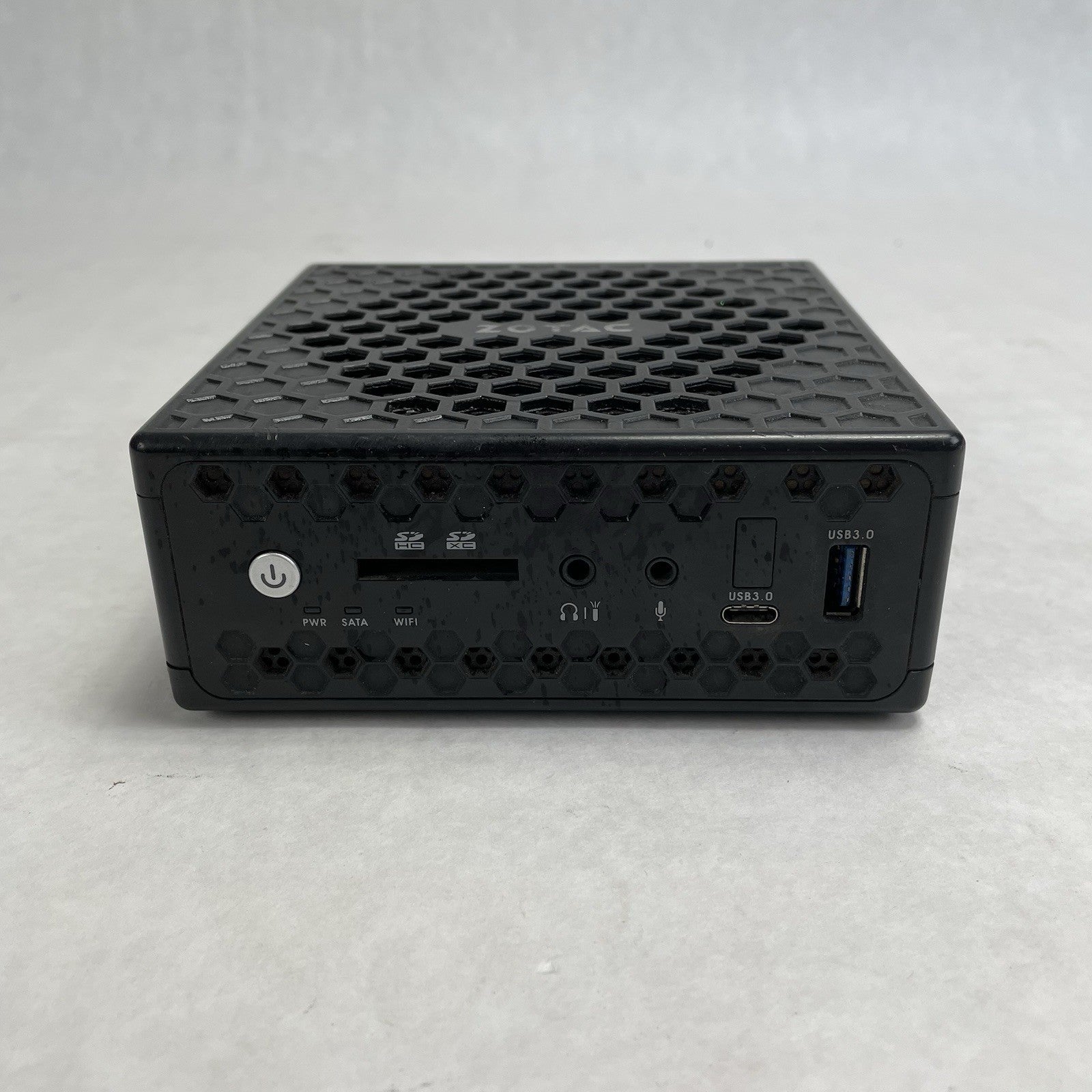 ZOTAC ZBox C1325 Nano Micro Celeron N3160 1.60 GHz 4 GB RAM No SSD No OS