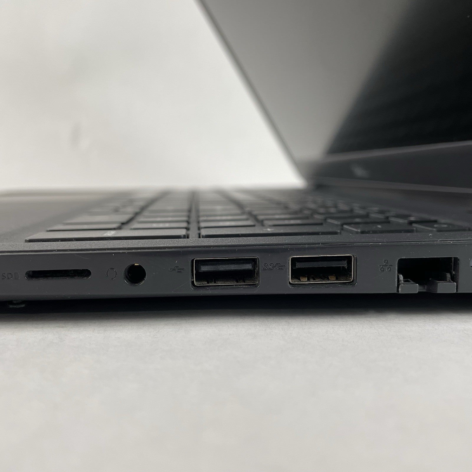 Dell Latitude 3510 15.6" i5-10210U 1.60 GHz 8 GB RAM No SSD/OS/AC - M.2 READ7