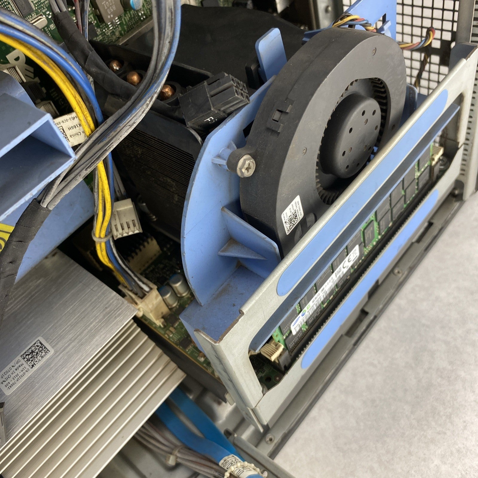 Dell Precision T5500 MT Dual Intel Xeon E5645 2.40GHz 32GB RAM No HDD No OS READ