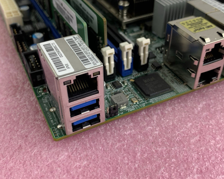Supermicro X10SDV-6C-TLN4F Mini-ITX Xeon D-1528 1.9 GHz 32 GB Ram