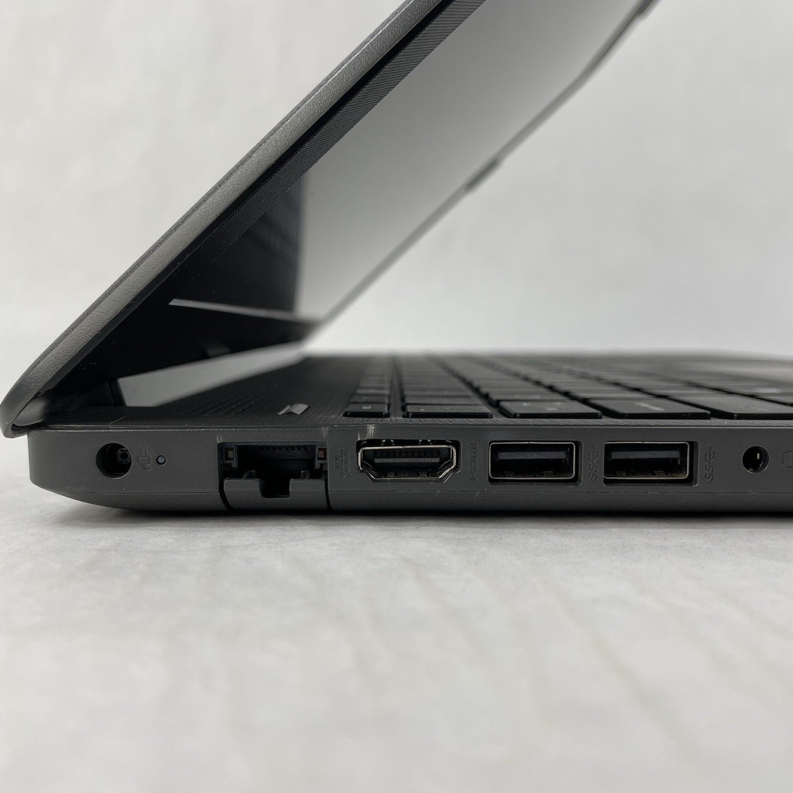 HP 255 G7 15.6" Ryzen 3 2200U 2.50 GHz 8 GB RAM No SSD/OS/AC4