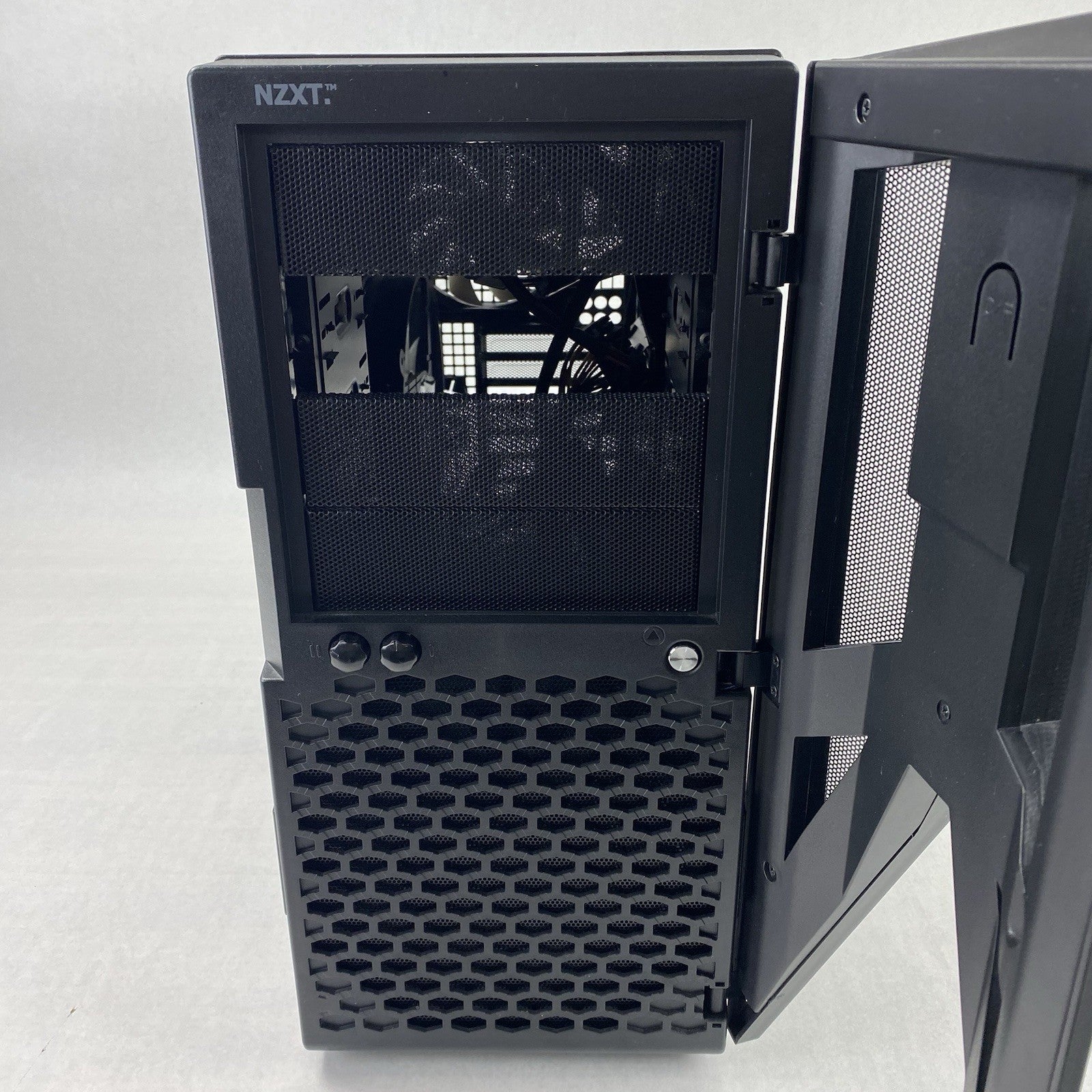 NZXT Hades Mid ATX Computer Tower with 550W Power Supply