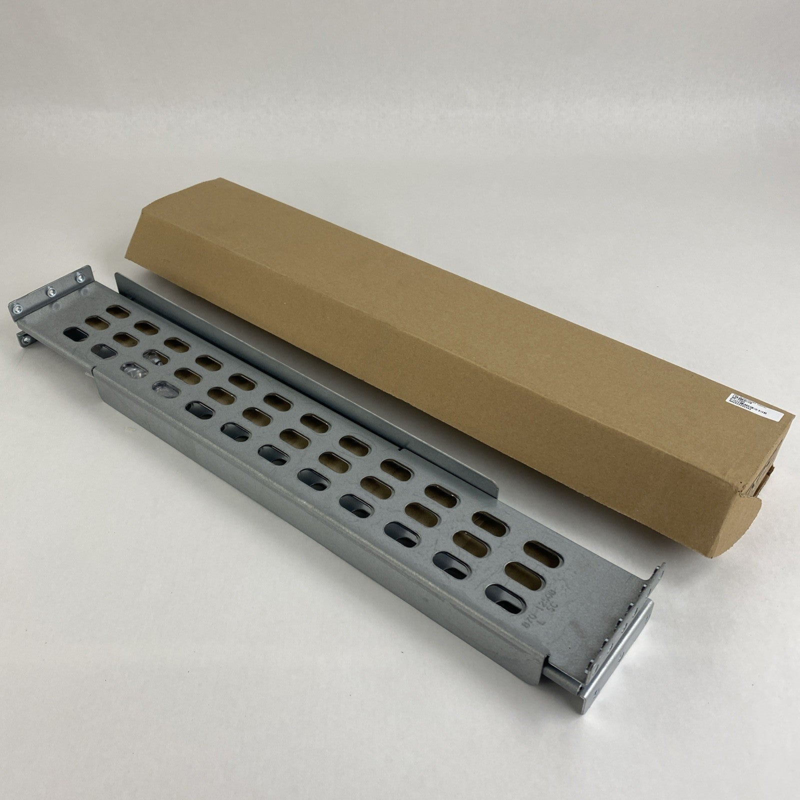  APC OM-756H Rev 12 Sliding Rail Kit for 4-Post Racks2