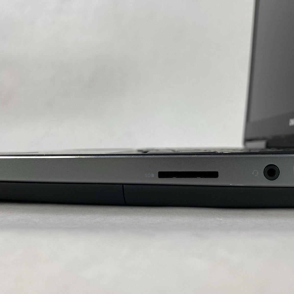 Dell Precision 7510 15.6" i7-6920HQ 2.90 GHz 8GB RAM No SSD/OS/AC9