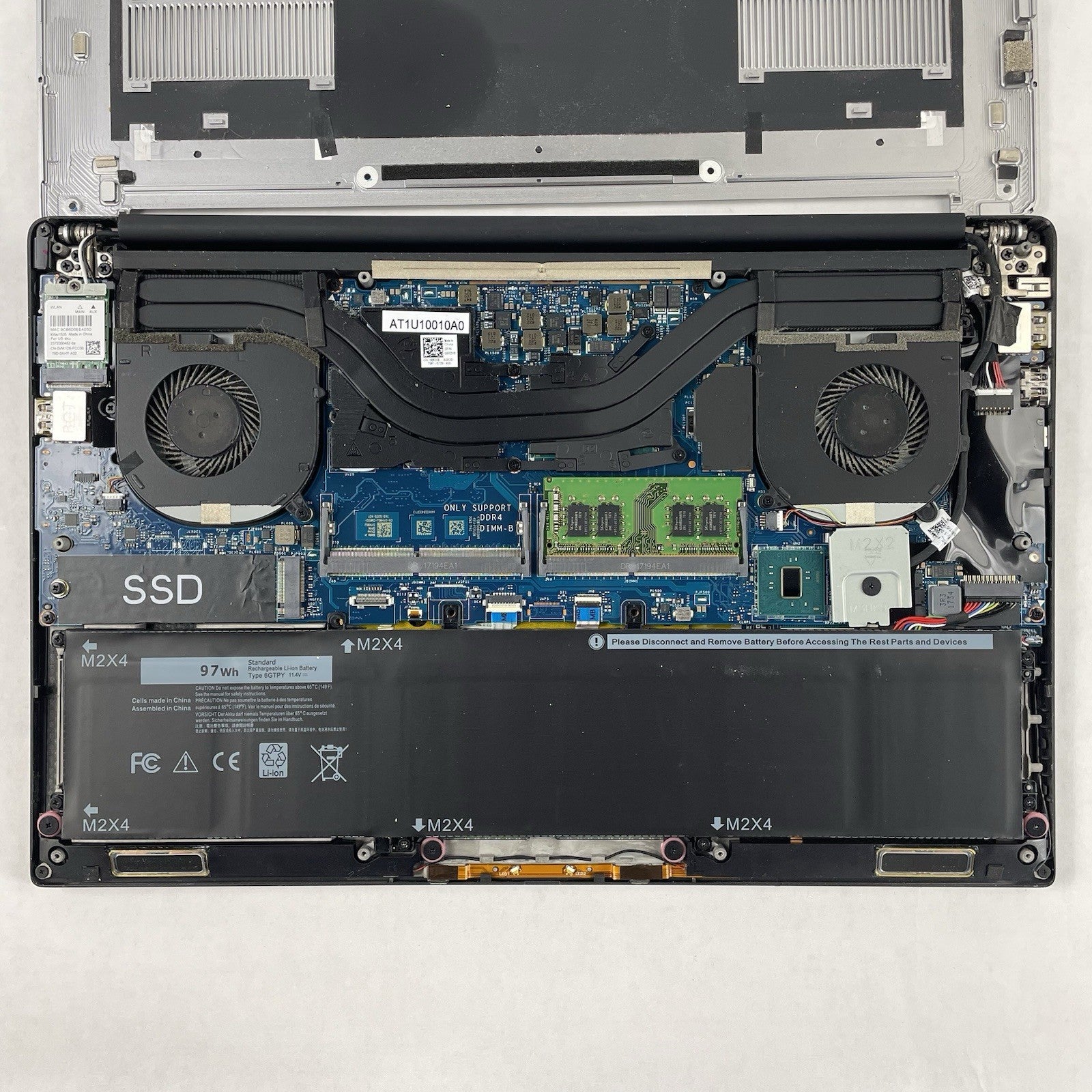 Dell XPS 15 9560 15.6" i7-7700HQ 2.80 GHz 8 GB RAM No SSD/OS/AC17