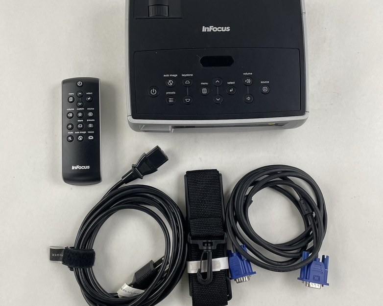 Infocus IN1102 DLP Lamp 1280x800 453 Hours W/ Assecories