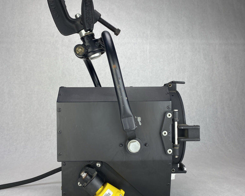 Strand QuartzColor Polaris Mod 261 Studio 1KW Fresnel Spotlight - READ