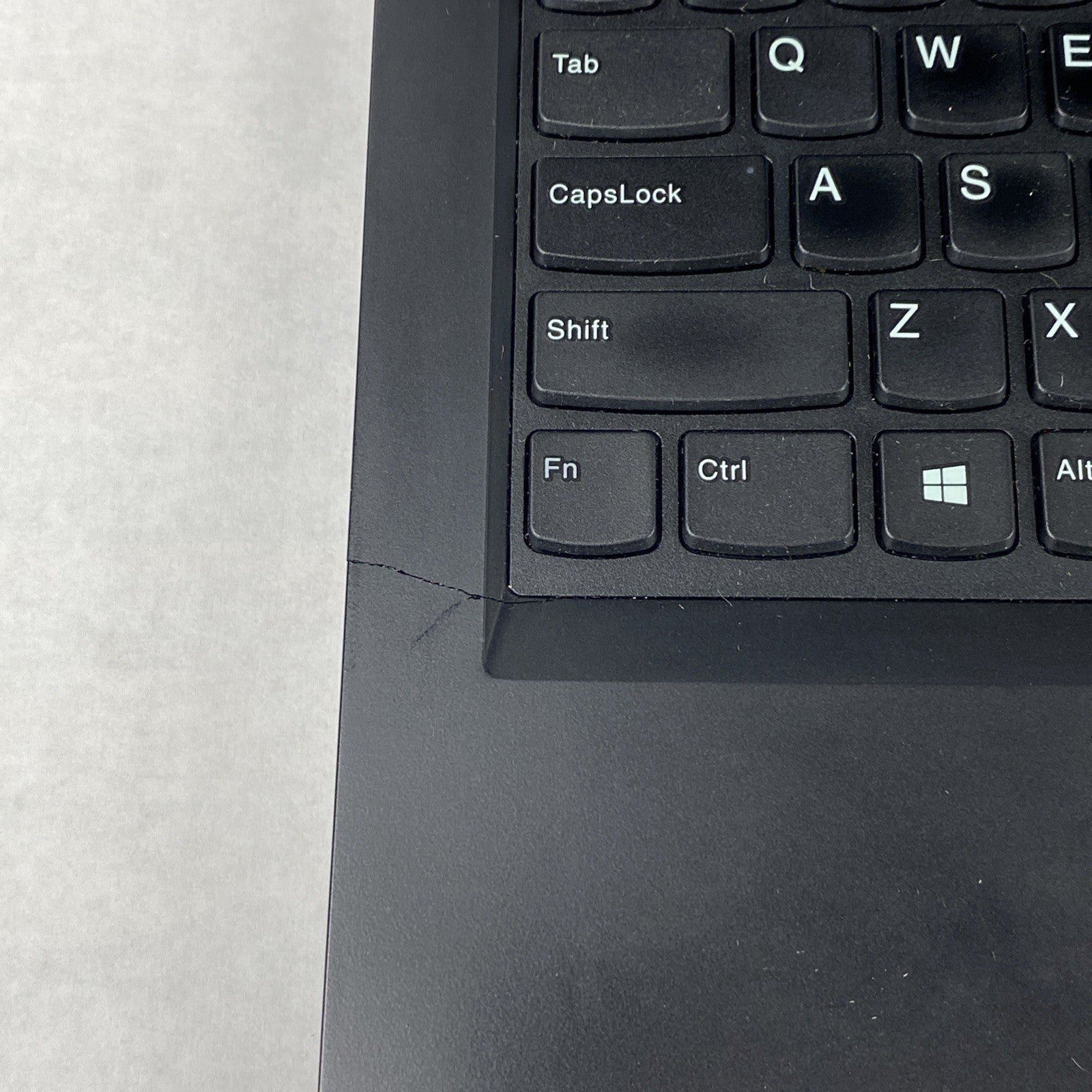 Lenovo ThinkPad E490 Core i5-8265U 1.6GHz 8GB RAM 14" No HDD No OS
