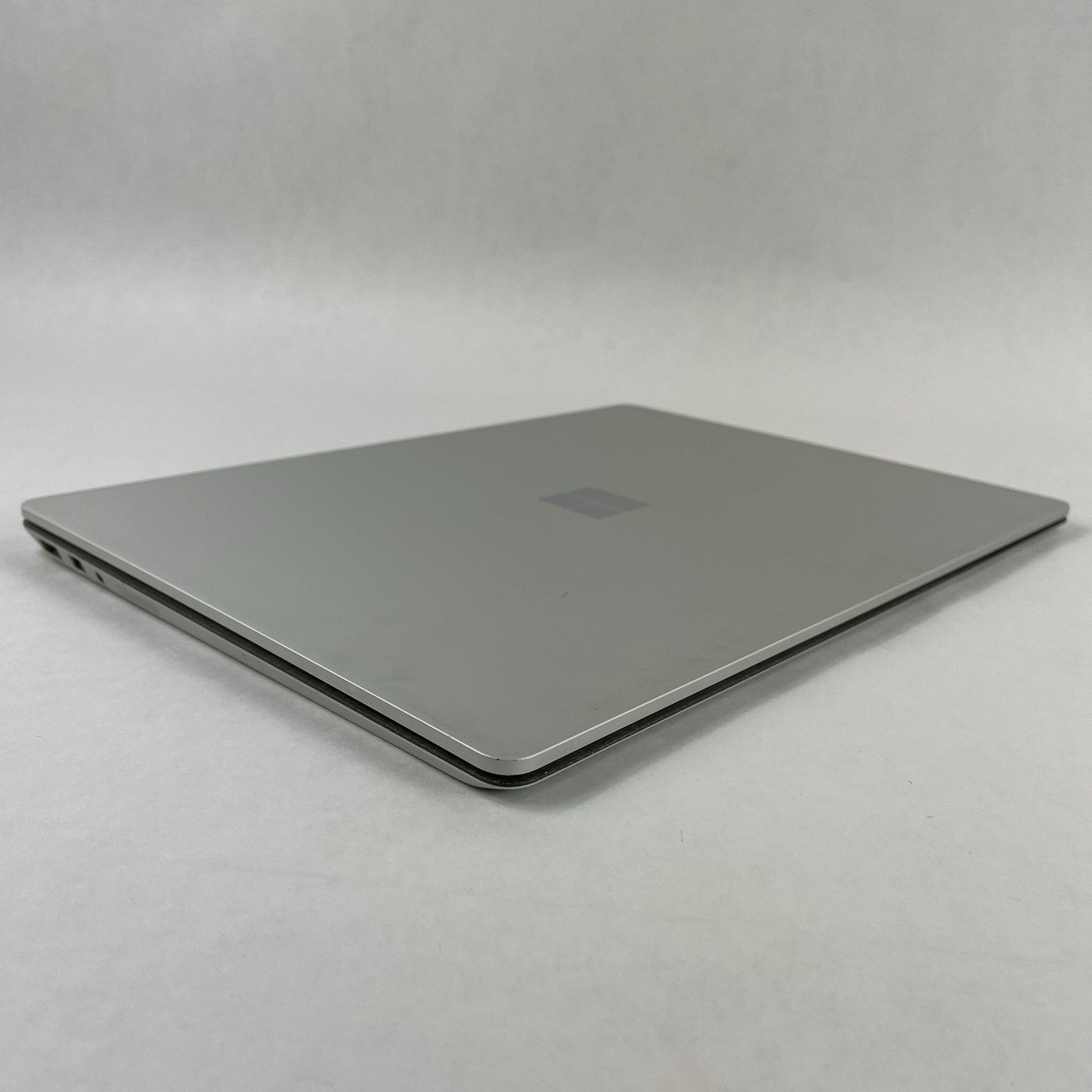 Microsoft Surface 13.3" i7-7660U 2.50 GHz 8 GB RAM 256GB SSD Win11 - READ7