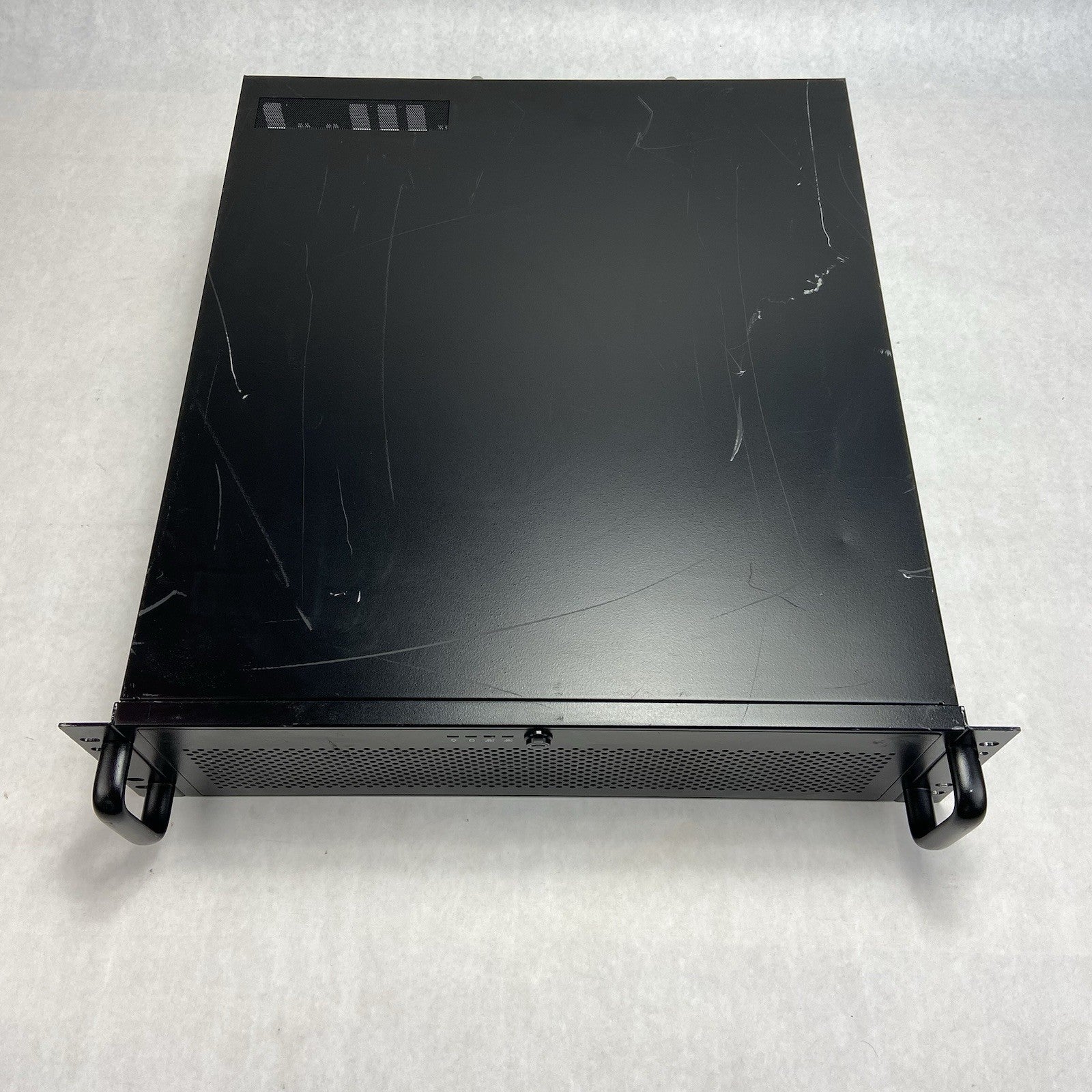 Advantech HPC-7320MB-00XE 3U Rackmount Server Chassis Barebones Missing Caddies3
