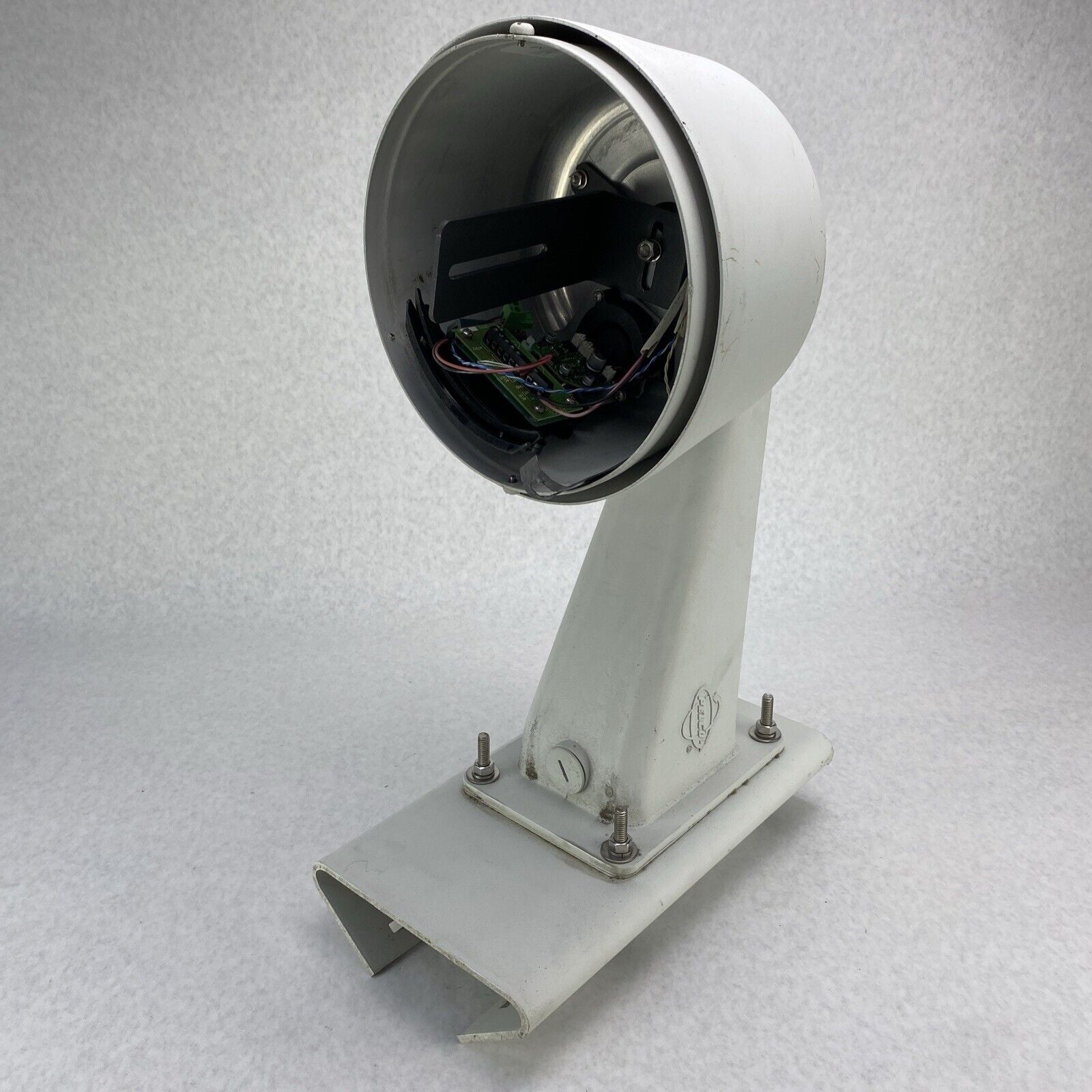 Pelco DF5-PG-E1 Fixed Mount Outdoor Pendant No Camera w/ Wall Mount PA-402