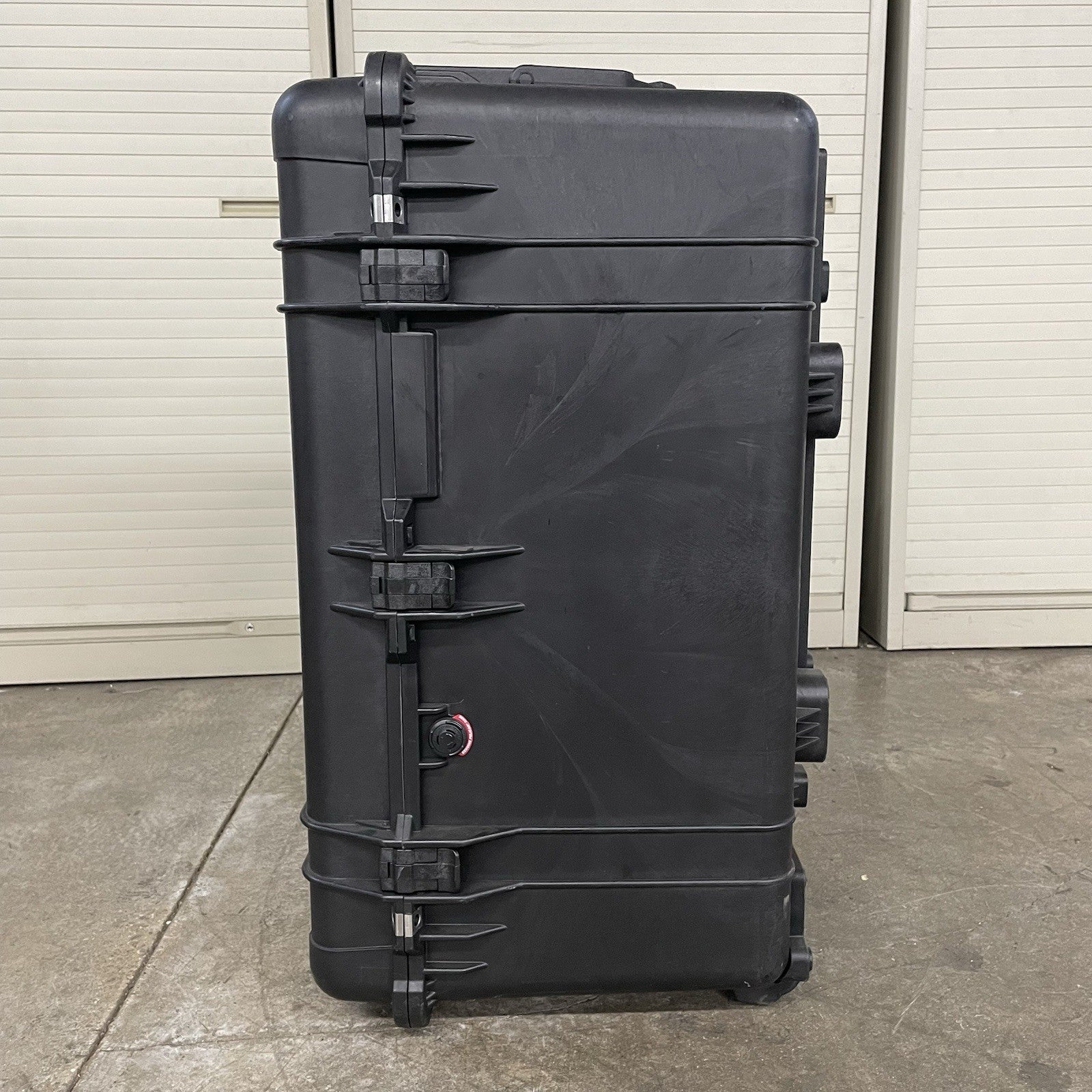 Pelican 1630 Wheeled Protector Hard Case With Foam4
