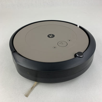 iRobot Roomba i1 Robot Vacuum Powers on For Parts and Repair